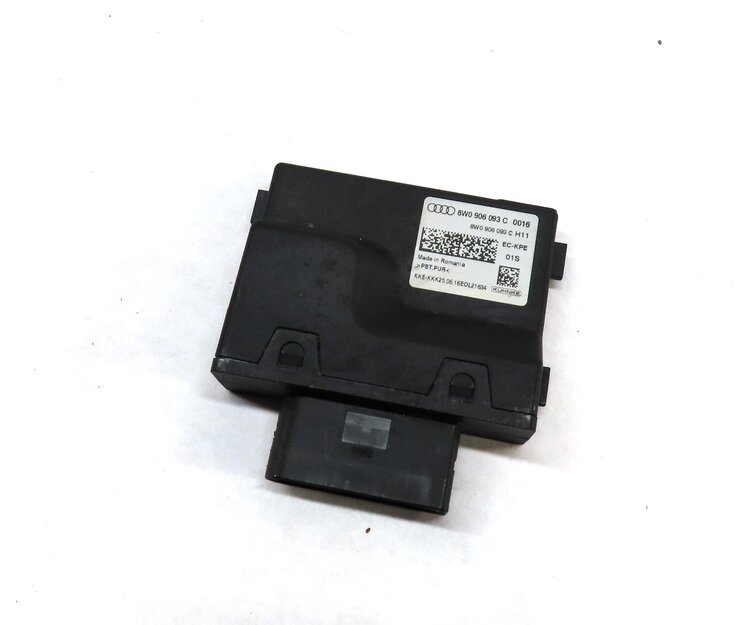 2017 AUDI A4 (B9 8W) FUEL PUMP CONTROL MODULE