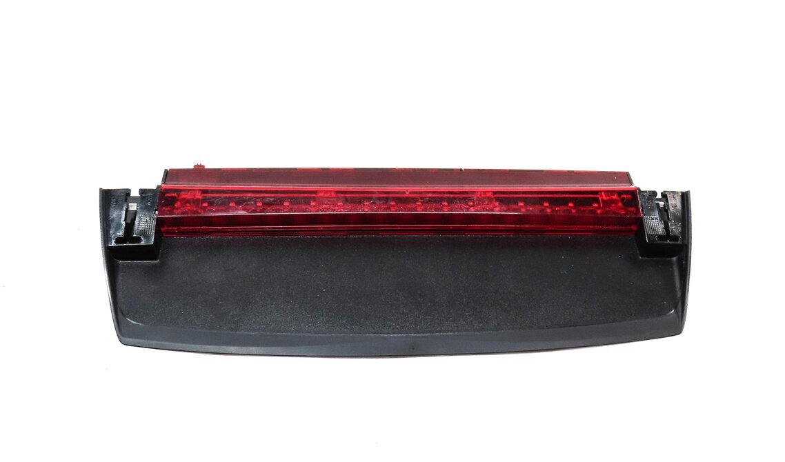 Thumbnail 2: 2017 AUDI A4 (B9 8W) REAR 3rd THIRD BRAKE LIGHT LAMP