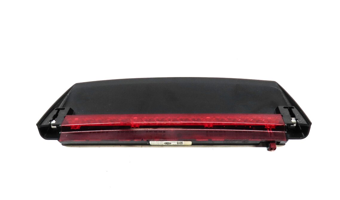 Thumbnail 3: 2017 AUDI A4 (B9 8W) REAR 3rd THIRD BRAKE LIGHT LAMP