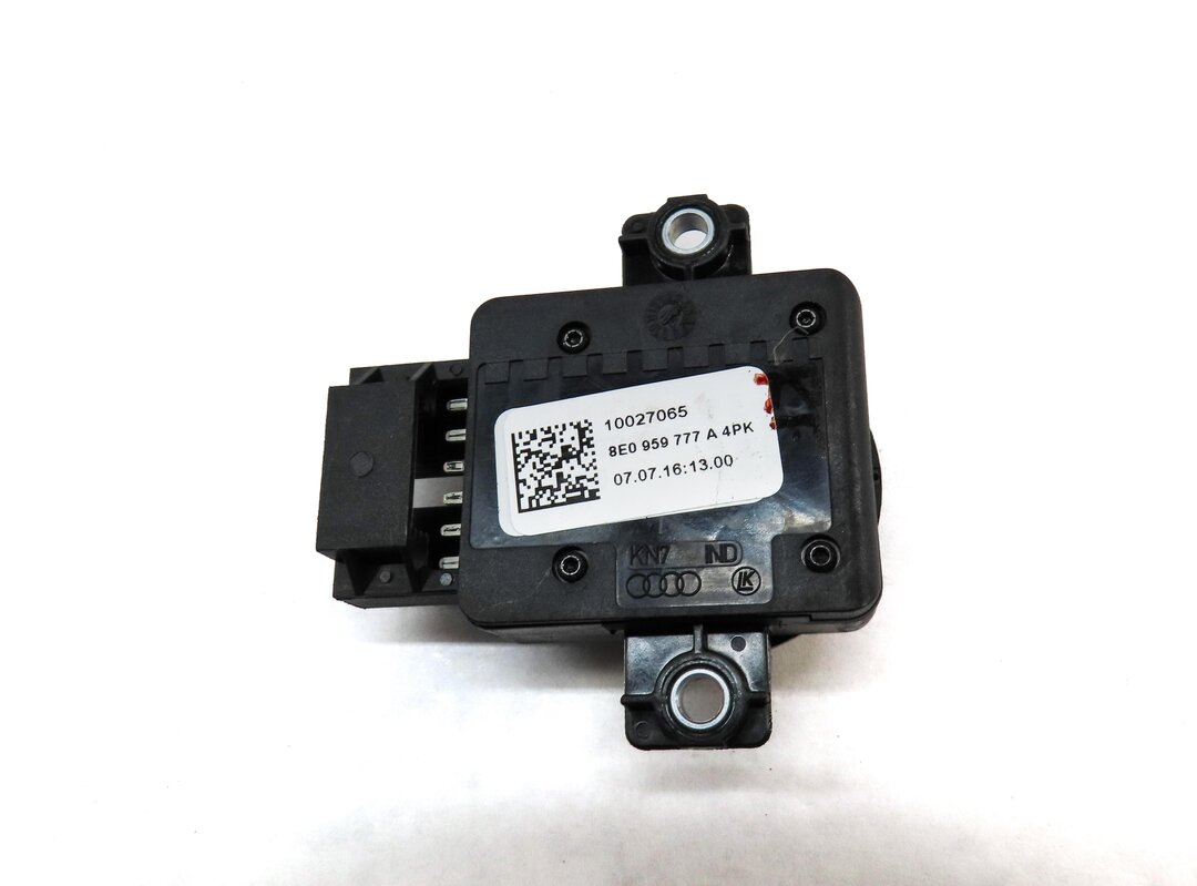 Thumbnail 4: 2017 AUDI A4 (B9 8W) FRONT RIGHT PASSENGER SEAT ADJUSTMENT SWITCH LUMBAR (BLACK)