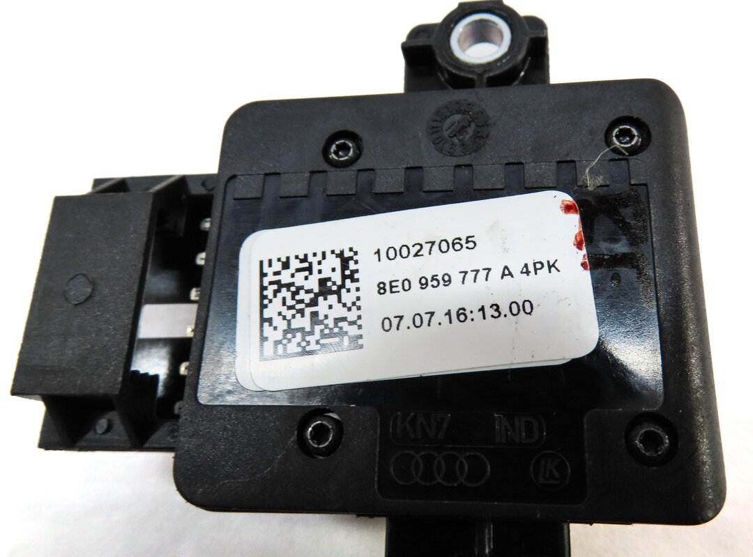 Thumbnail 5: 2017 AUDI A4 (B9 8W) FRONT RIGHT PASSENGER SEAT ADJUSTMENT SWITCH LUMBAR (BLACK)