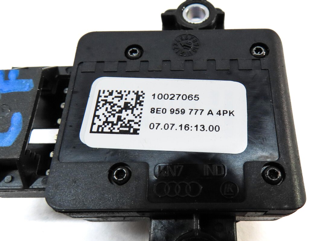 Thumbnail 5: 2017 AUDI A4 (B9 8W) FRONT LEFT DRIVER SEAT ADJUSTMENT SWITCH w/ LUMBAR (BLACK)