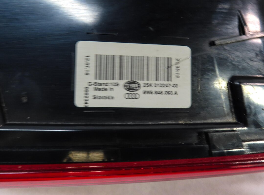 Thumbnail 4: 2017-2019 AUDI A4 (B9 8W) LEFT DRIVER REAR INNER TRUNK LED TAILLIGHT LIGHT LAMP