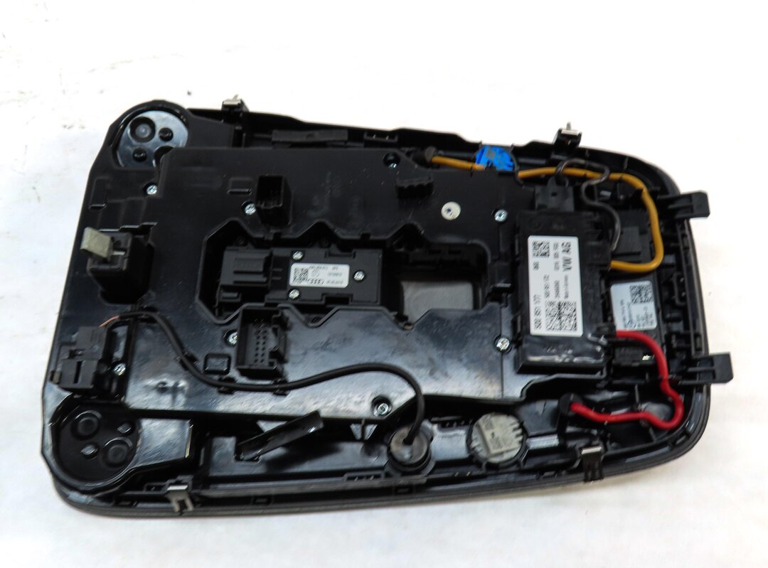 Thumbnail 5: 2017 AUDI A4 (B9 8W) FRONT DOMELIGHT MAP READING COURTESY LIGHT LAMP (BLACK)