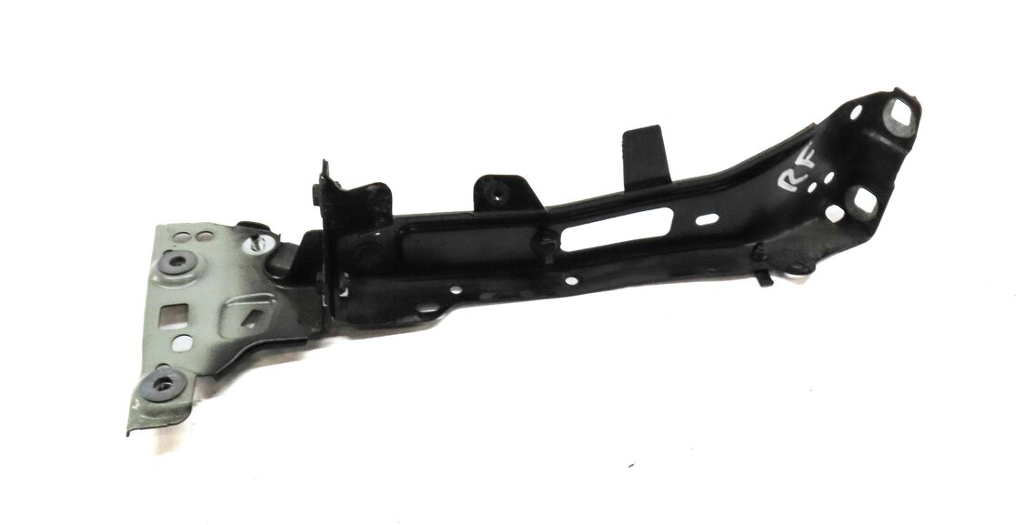 2017 AUDI A4 (B9 8W) FRONT RIGHT PASSENGER FENDER MOUNT MOUNTING BRACKET