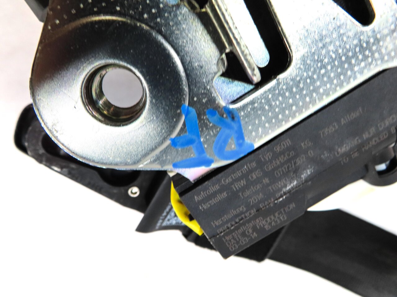 Thumbnail 4: 2012-2017 AUDI A6 S6 (C7) RIGHT FRONT PASSENGER SEATBELT RETRACTOR (BLACK)