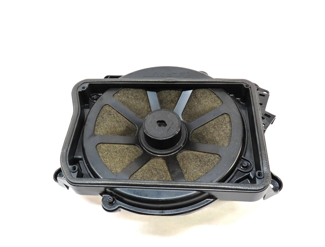 Thumbnail 2: 2014 AUDI A6 (C7) RADIO STEREO REAR TRUNK BOSE SUBWOOFER WOOFER SPEAKER