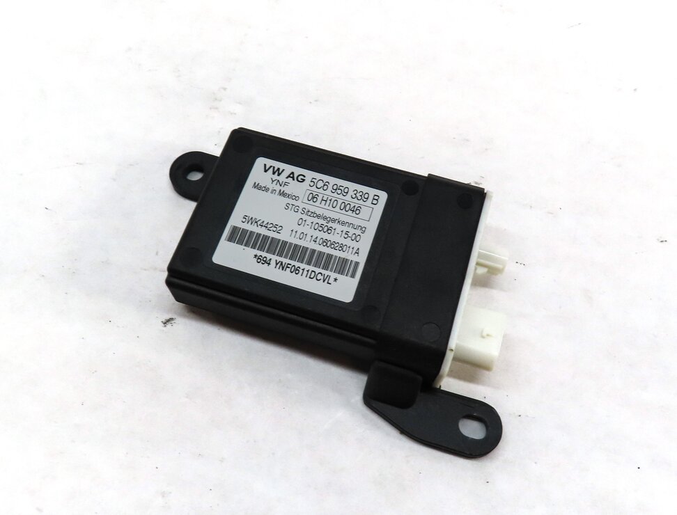 2014 AUDI A6 (C7) FRONT RIGHT PASSENGER SEAT OCCUPANCY SENSOR CONTROL MODULE