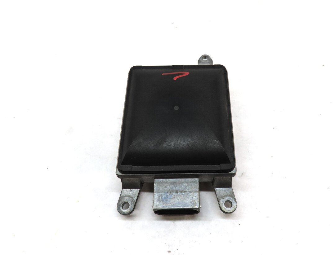 Thumbnail 2: 2012-2015 AUDI A6 S6 (C7) RIGHT PASSENGER REAR BLIND SPOT ALERT MODULE (MASTER)