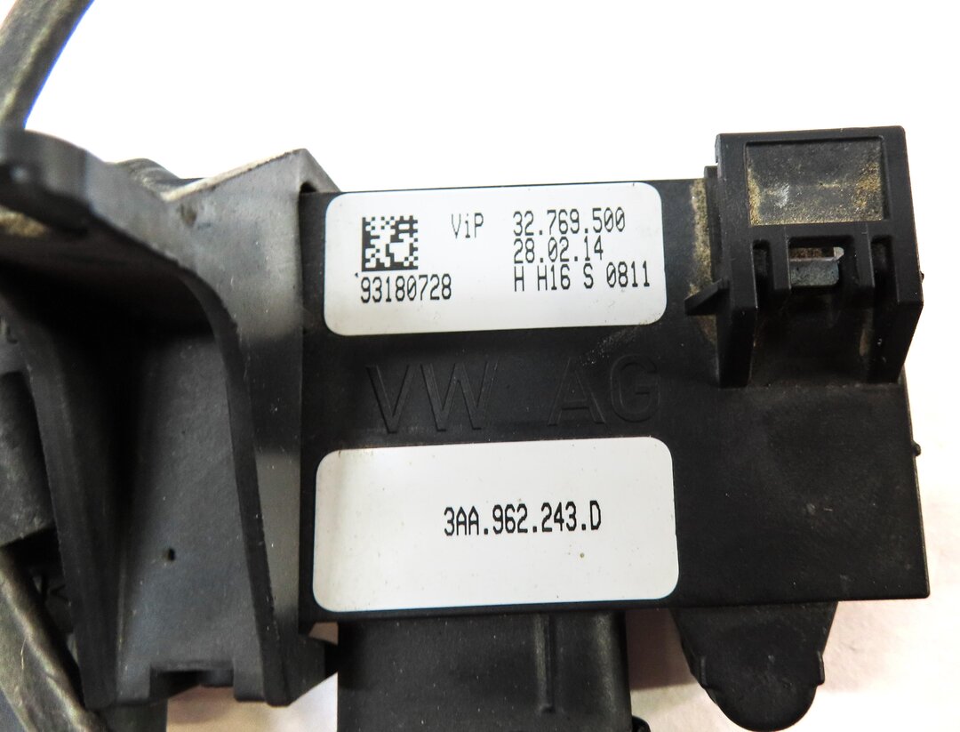 Thumbnail 5: 2014 AUDI A6 (C7) REAR TRUNK KICK PANEL SMART OPENER SENSMOR MODULE w/ ANTENNA