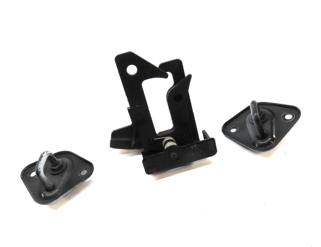 2013 MERCEDES C CLASS SEDAN (W04) SAFETY CATCH HOOK & RELEASE LEVER STRIKER SET
