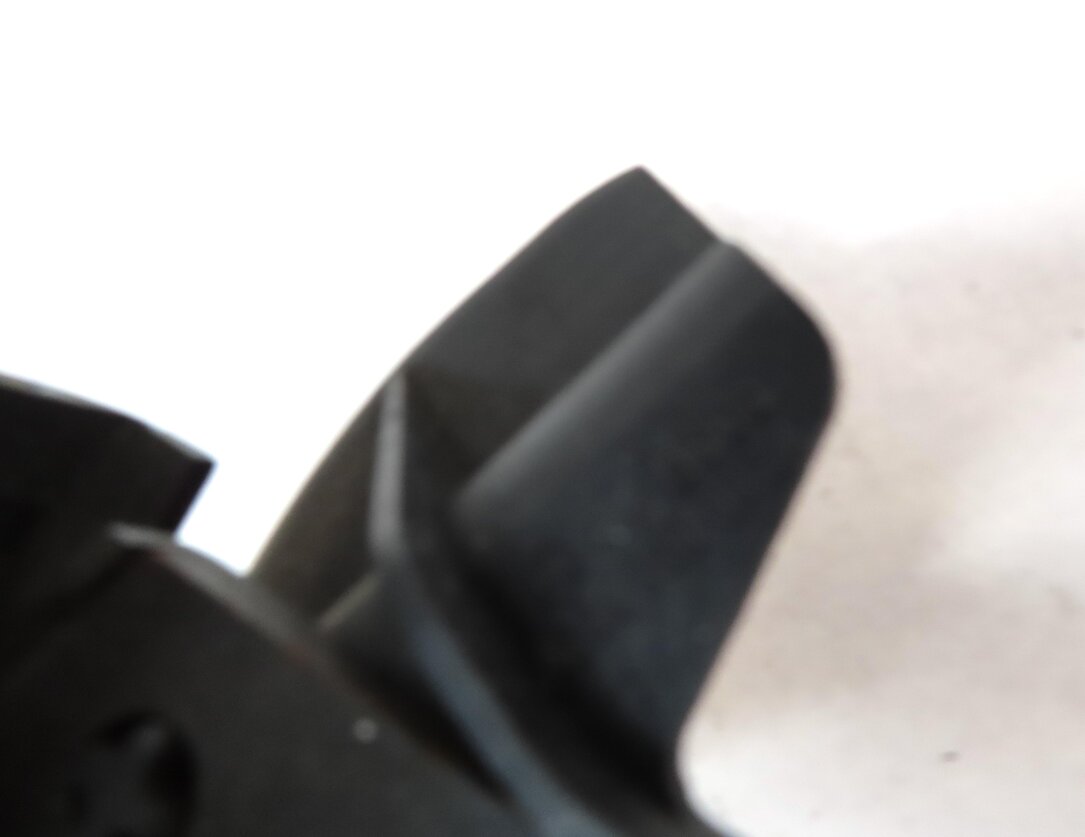 Thumbnail 9: 2013 MERCEDES C CLASS SEDAN (W04) SAFETY CATCH HOOK & RELEASE LEVER STRIKER SET
