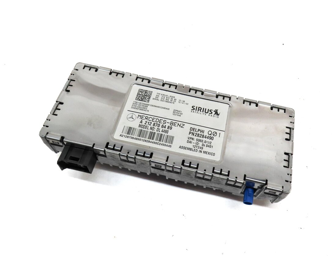 10-16 MERCEDES C250 C300 C350 E350 E550 GLK350 ML350 - SIRIUS SATELLITE RECEIVER