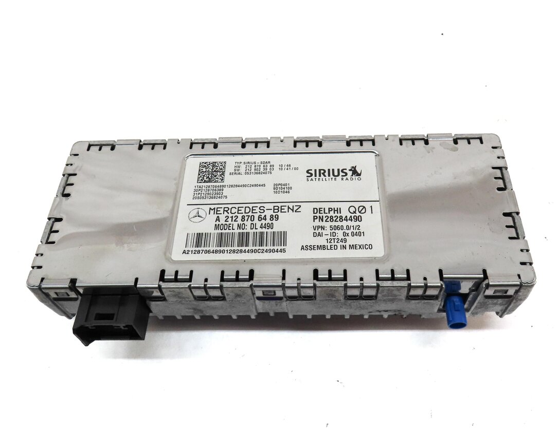 Thumbnail 2: 10-16 MERCEDES C250 C300 C350 E350 E550 GLK350 ML350 - SIRIUS SATELLITE RECEIVER