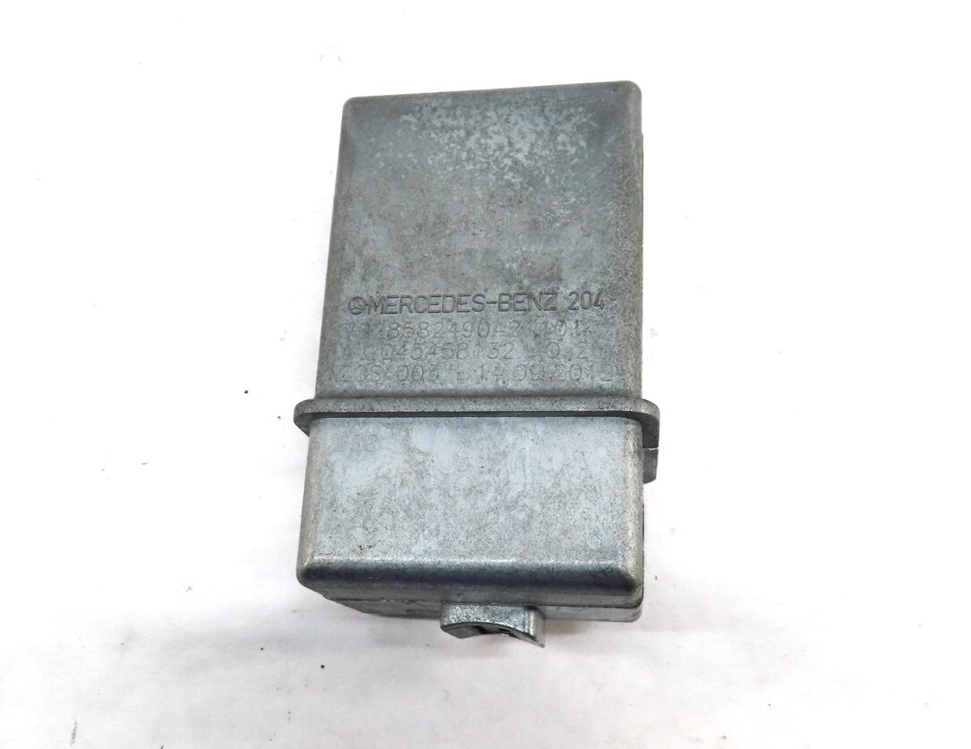 Thumbnail 3: 2013 MERCEDES C CLASS SEDAN (W04) STEERING COLUMN LOCK MODULE 2045458132