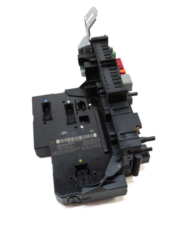 2013 MERCEDES C CLASS SEDAN (W04) REAR SIGNAL ACQUISITION MODULE SAM FUSE BOX