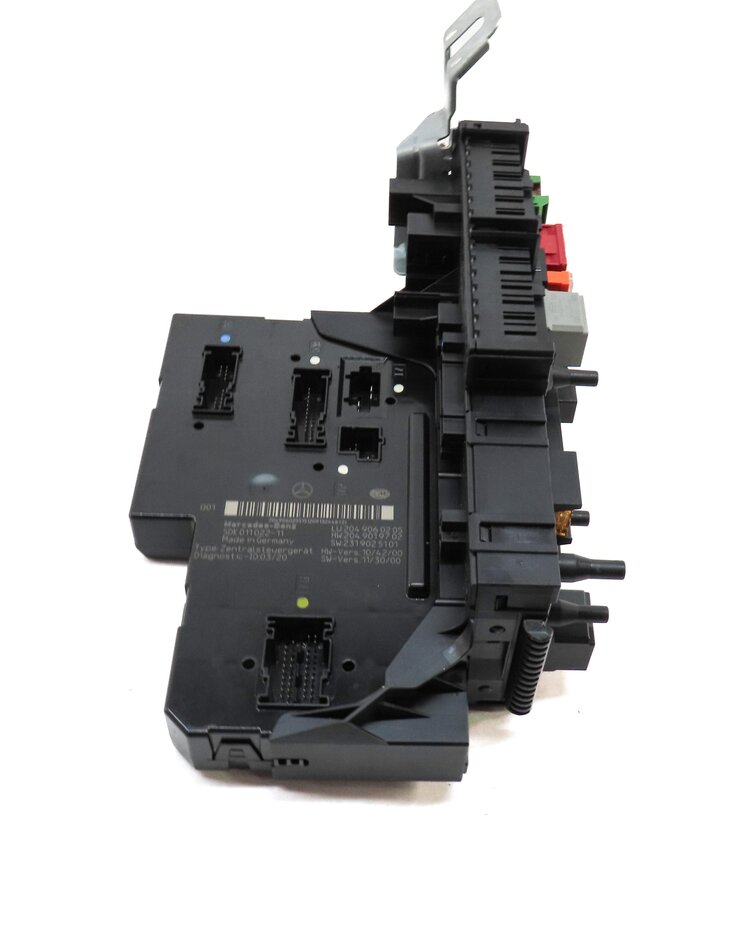 Thumbnail 2: 2013 MERCEDES C CLASS SEDAN (W04) REAR SIGNAL ACQUISITION MODULE SAM FUSE BOX