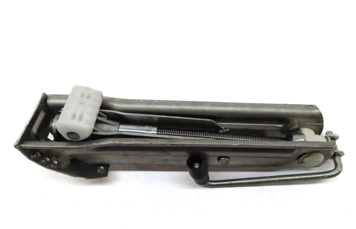 Thumbnail 7: 12-18 MERCEDES C E SL CLK CLS SLK (C207 W204 W207 W212 X204) TIRE JACK TOOL KIT