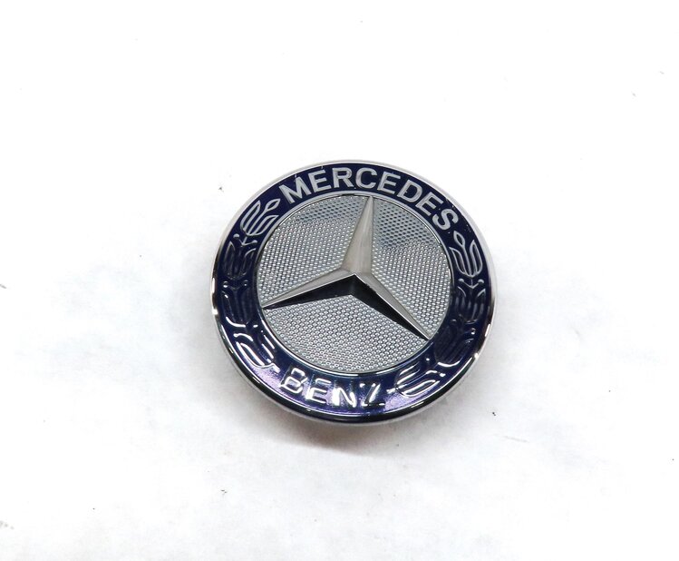 2013 MERCEDES C CLASS SEDAN (W04) FRONT HOOD EMBLEM LOGO 2048170616