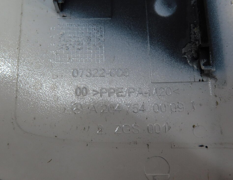Thumbnail 5: 2008-2014 MERCEDES C250 C300 C350 C63 (W204) FUEL TANK DOOR TRIM COVER (WHITE)