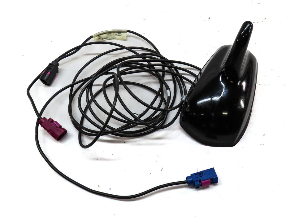 Thumbnail 2: 2013 MERCEDES C CLASS SEDAN (W04) GPS AM FM ROOF RADIO SHARK FIN ANTENNA (BLACK)