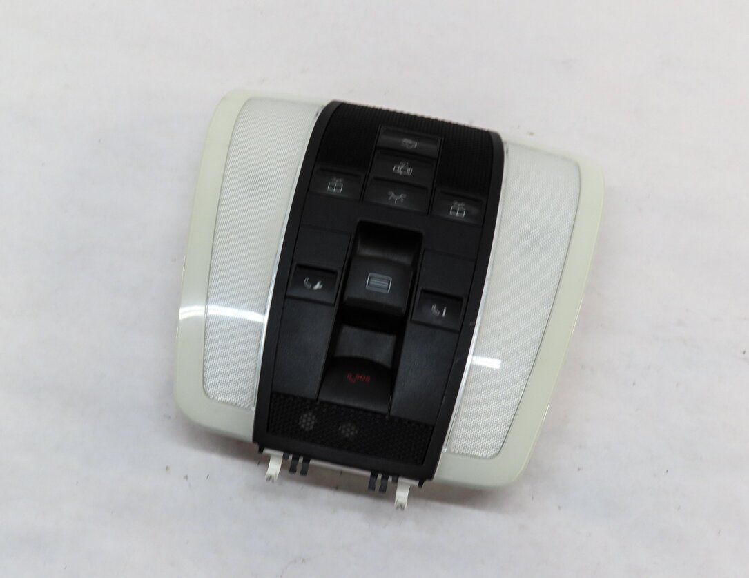 2013 MERCEDES C CLASS SEDAN (W04) FRONT CENTER ROOF DOME LIGHT MAP READING LIGHT