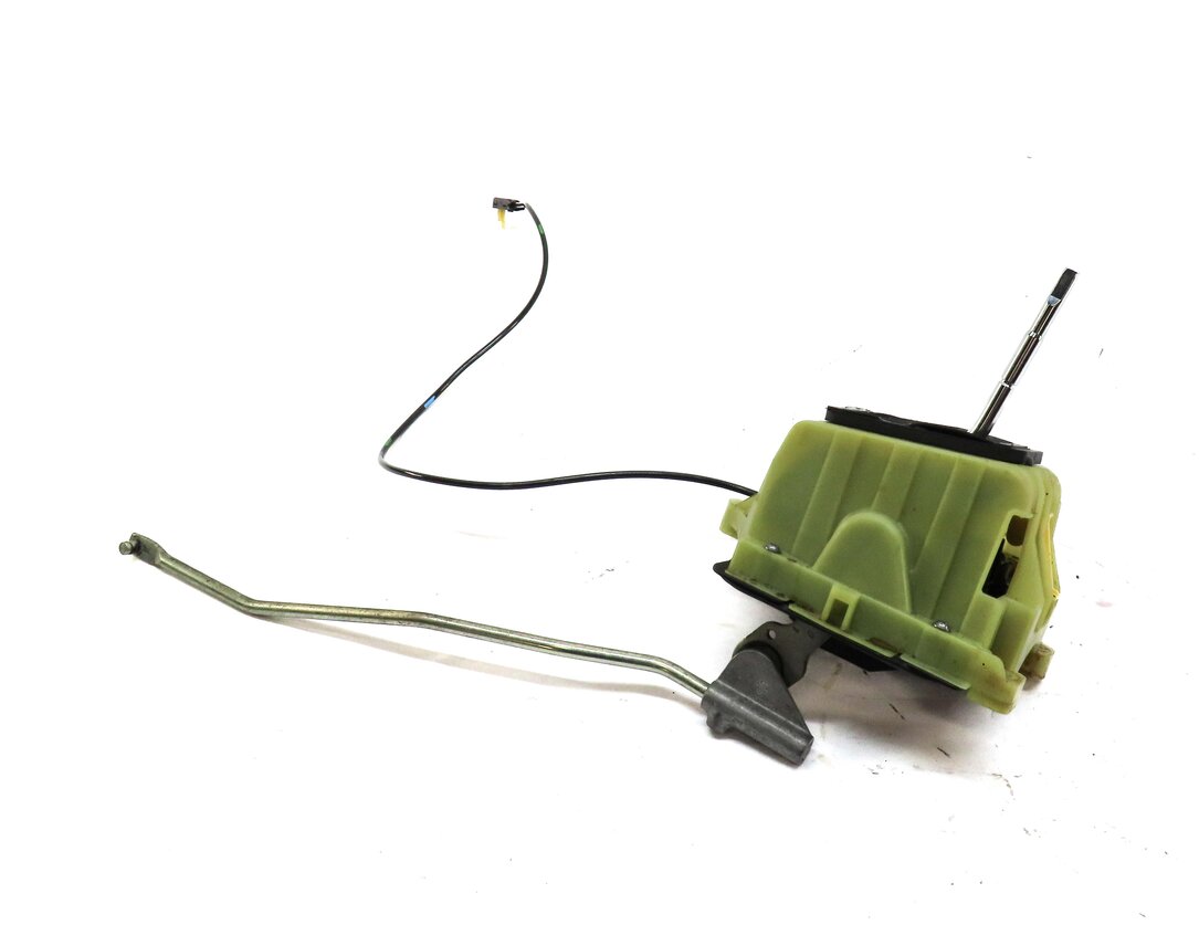 Thumbnail 2: 2013 MERCEDES C CLASS SEDAN (W04) AUTO AUTOMATIC TRANSMISSION FLOOR SHIFTER BOX