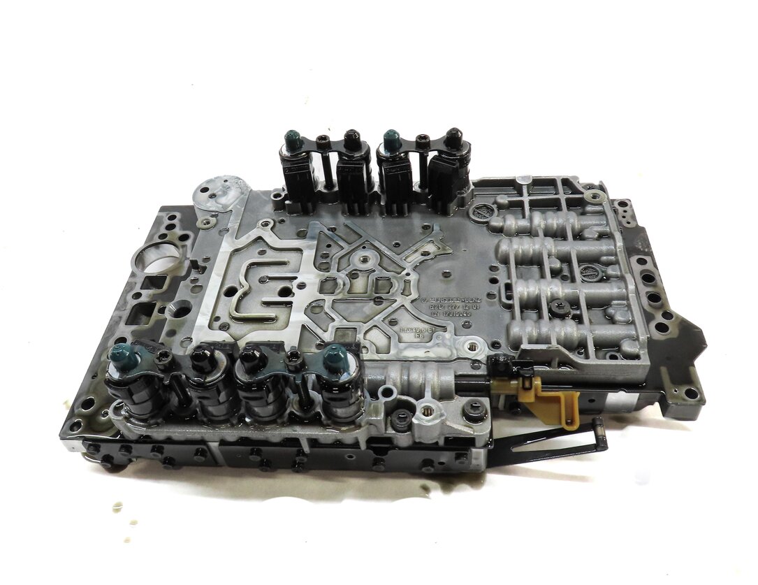 Thumbnail 2: 12-15 MERCEDES C250 C350 SLK250 SLK350 (R172 W204) TRANSMISSION VALVE BODY BLOCK
