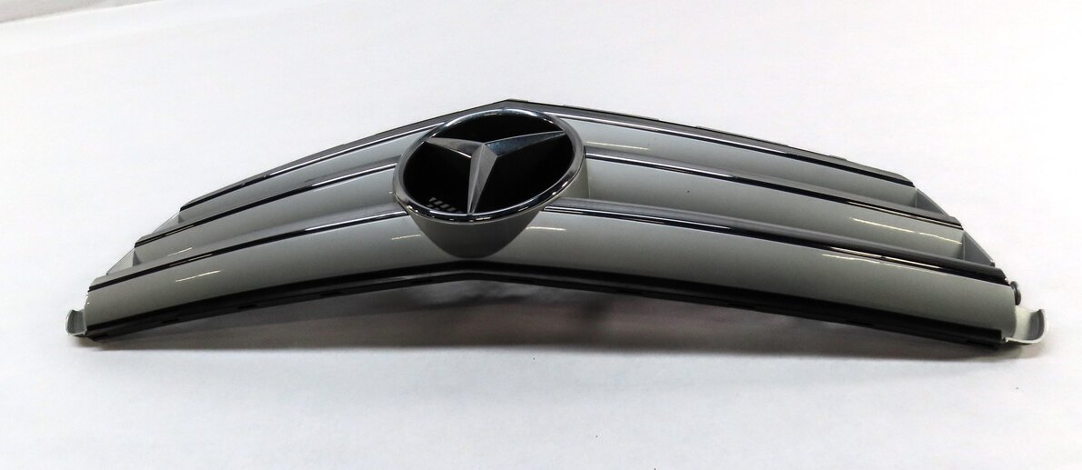 Thumbnail 3: 08-12 MERCEDES C-CLASS (W204) FRONT HOOD GRILLE AIR VENT TRIM (SPORT PACKAGE)