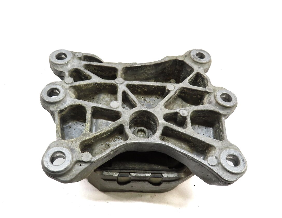 Thumbnail 4: 2013 AUDI S7 (C7) 4.0L CEUC ENGINE AUTO AWD CENTER TRANSMISSION MOUNT BRACKET