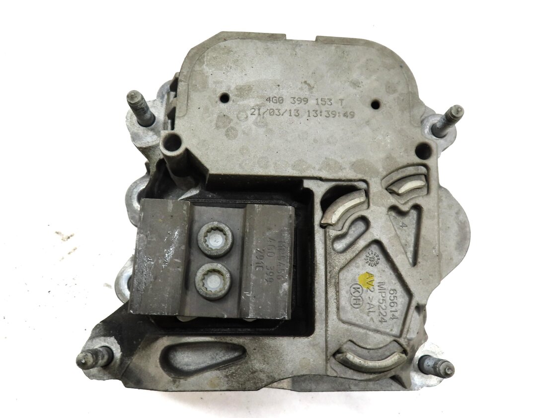 Thumbnail 5: 2013 AUDI S7 (C7) 4.0L CEUC ENGINE AUTO AWD CENTER TRANSMISSION MOUNT BRACKET