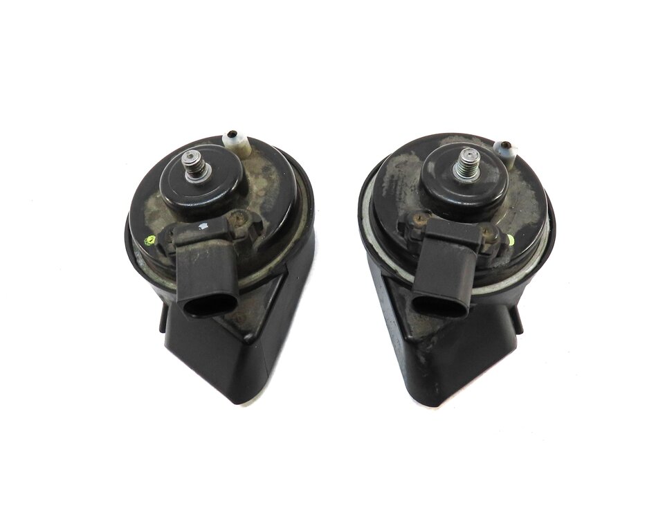 Thumbnail 3: 2012-2020 AUDI A6 S6 A7 S7 RS7 A8 S8 (C7 D4) HIGH & LOW TONE SAFETY HORN SET-2