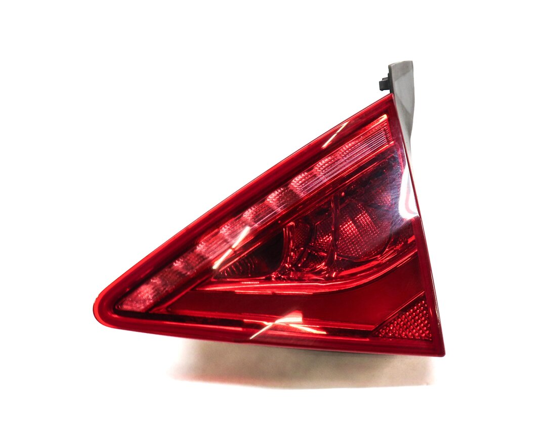 2012-2015 AUDI A7 S7 (C7 4G8) REAR RIGHT INNER TRUNK TAILLIGHT LIGHT LAMP (LED)