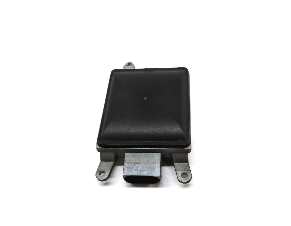 Thumbnail 2: 2012-2015 AUDI A7 S7 RS7 (C7 4G8) BLIND SPOT ALERT CONTROL MODULE (SLAVE)