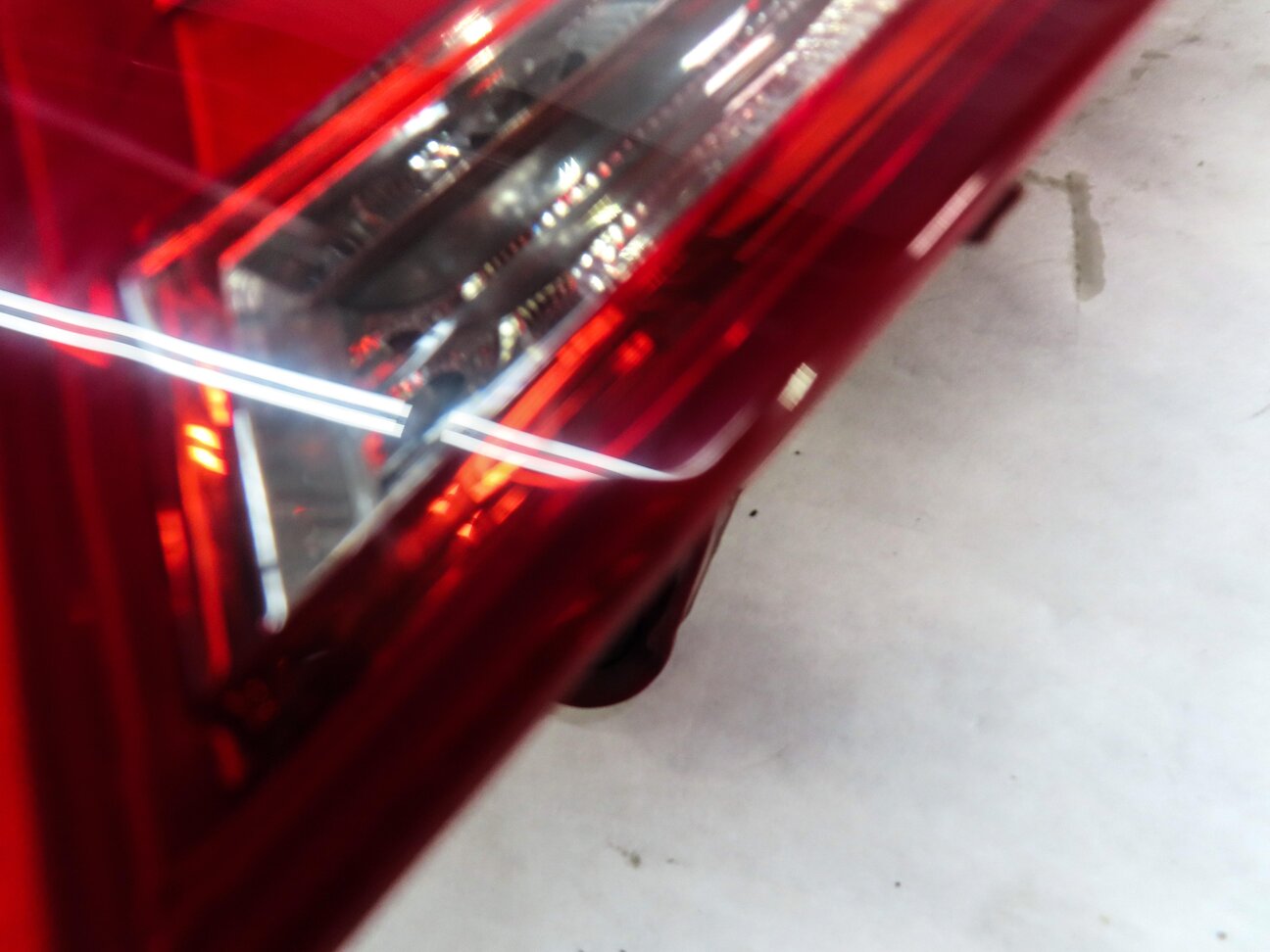 Thumbnail 6: 2012-2015 AUDI A7 S7 (C7 4G8) REAR RIGHT OUTER TAILLIGHT BRAKE LIGHT LAMP (LED)