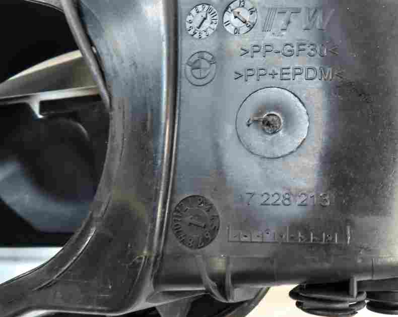 Thumbnail 6: 12-18 AUDI A7 S7 RS7 C7 4G8 FUEL TANK DOOR LID COVER TRIM w/HOUSING 