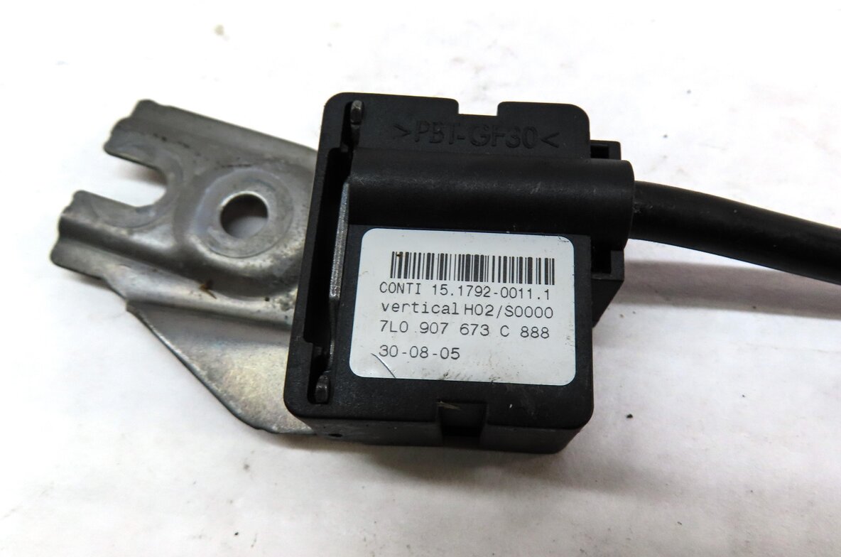 Thumbnail 4: 2006 PORSCHE CAYENNE (955) REAR ACCELERATION RIDE HEIGHT SENSOR 7L0907673C