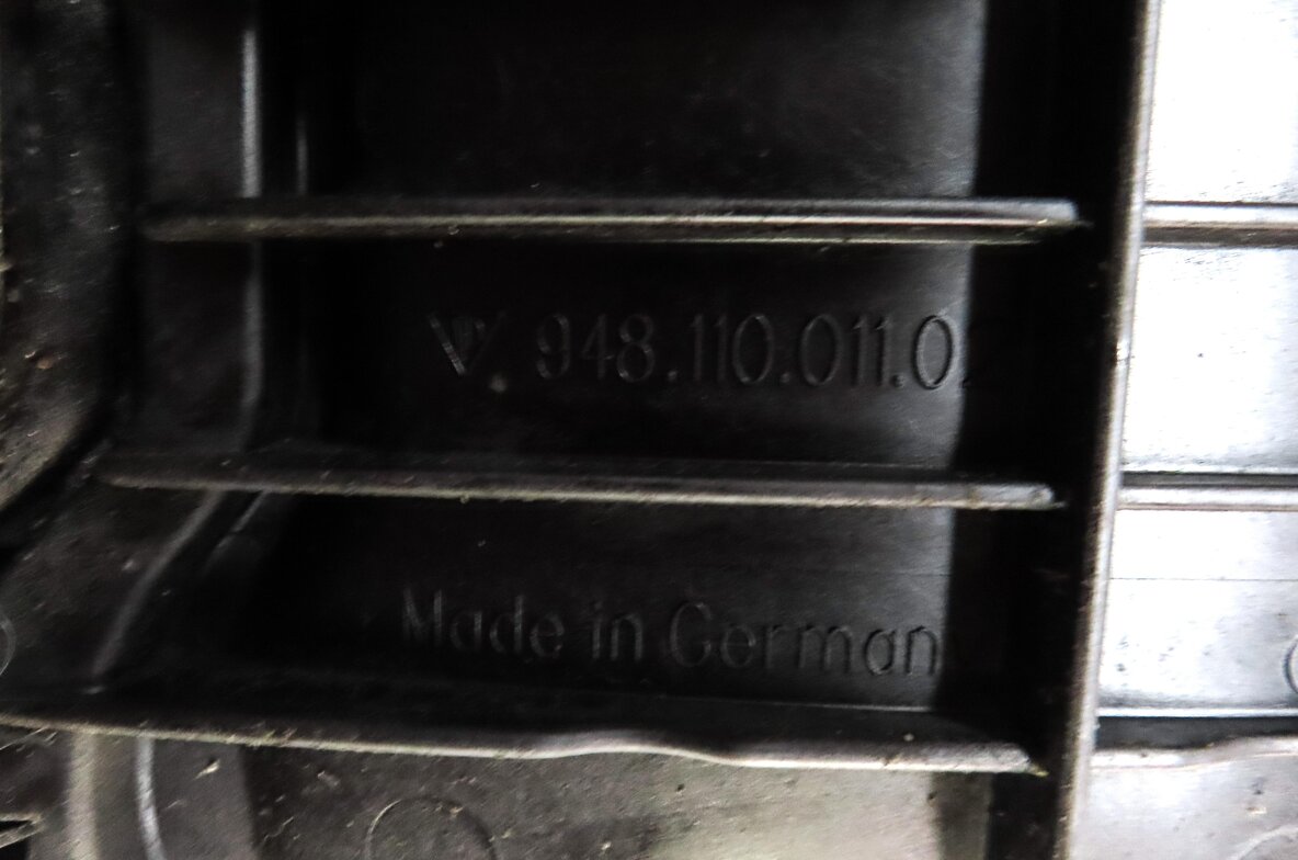 Thumbnail 7: 2003-2006 PORSCHE CAYENNE (955) 4.5L M48 V8 ENGINE - INTAKE MANIFOLD