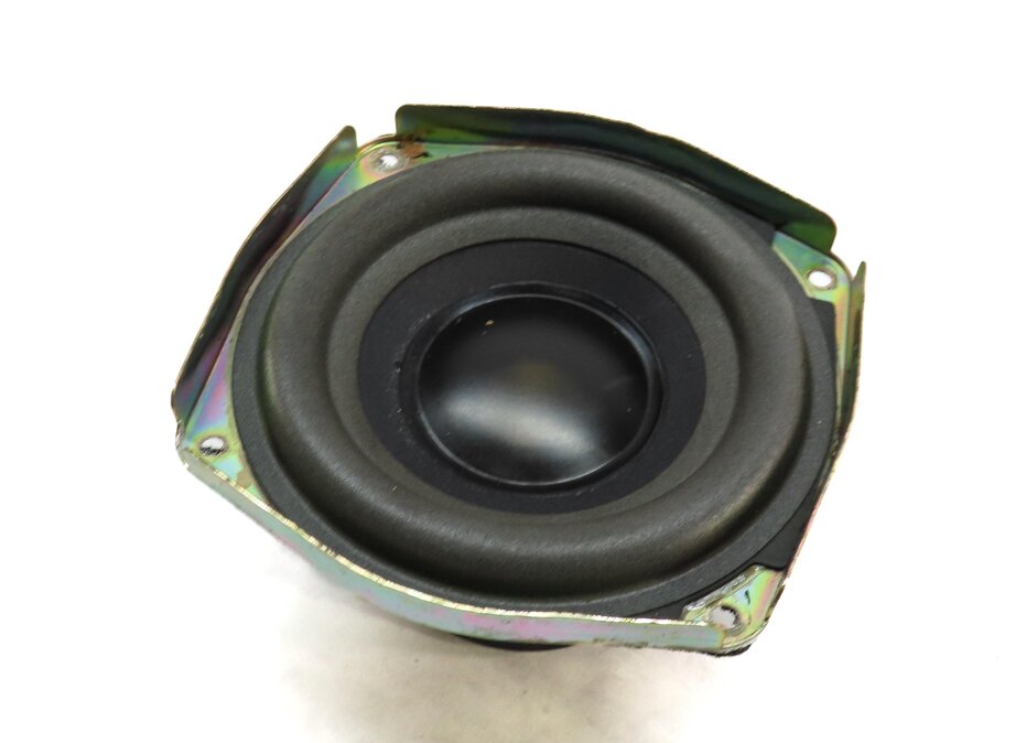 2006 PORSCHE CAYENNE (955) RADIO STEREO BOSE SUBWOOFER SUB WOOFER SPEAKER