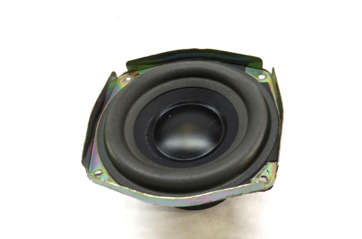 Thumbnail 2: 2006 PORSCHE CAYENNE (955) RADIO STEREO BOSE SUBWOOFER SUB WOOFER SPEAKER