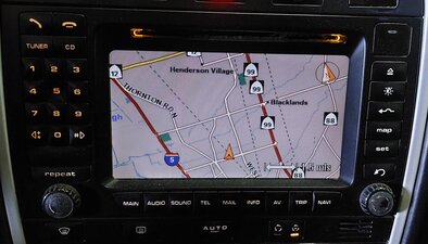 Thumbnail 1: 2006 PORSCHE CAYENNE (955) FRONT RADIO NAVIGATION CD PLAYER DASH HEAD UNIT