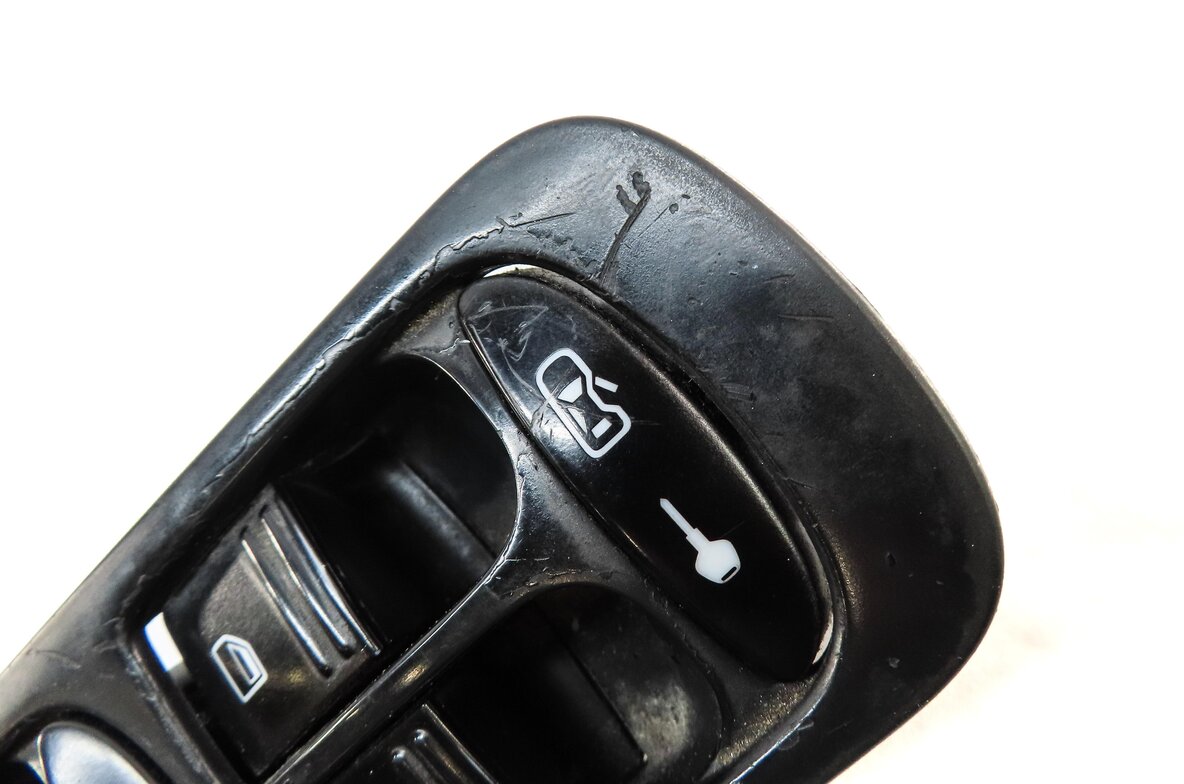 Thumbnail 7: 2003-2010 PORSCHE CAYENNE (955 957) LEFT FRONT DRIVER DOOR WINDOW SWITCH (BLACK)