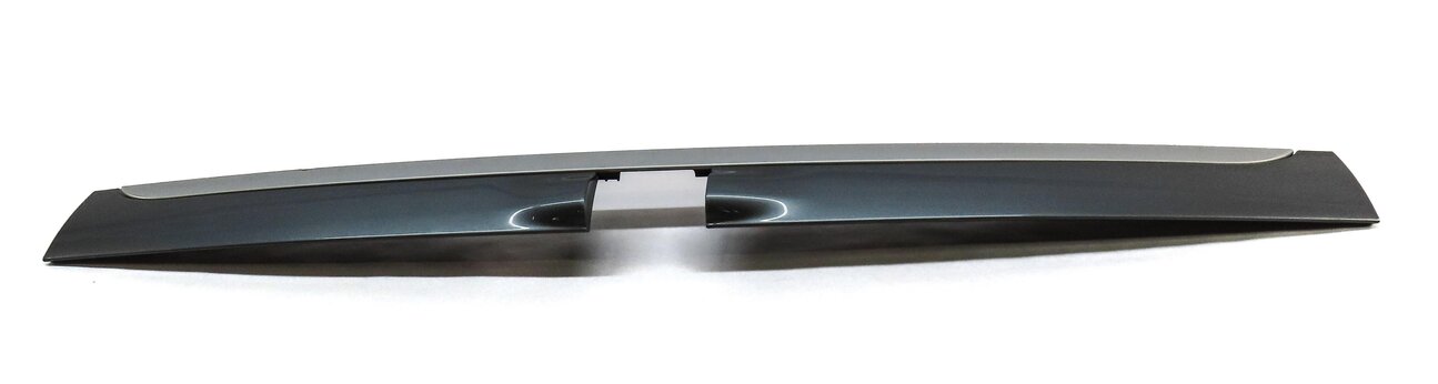 Thumbnail 2: 2006 PORSCHE CAYENNE (955) REAR HATCH TRUNK TRIM (TITANIUM SILVER METALLIC)