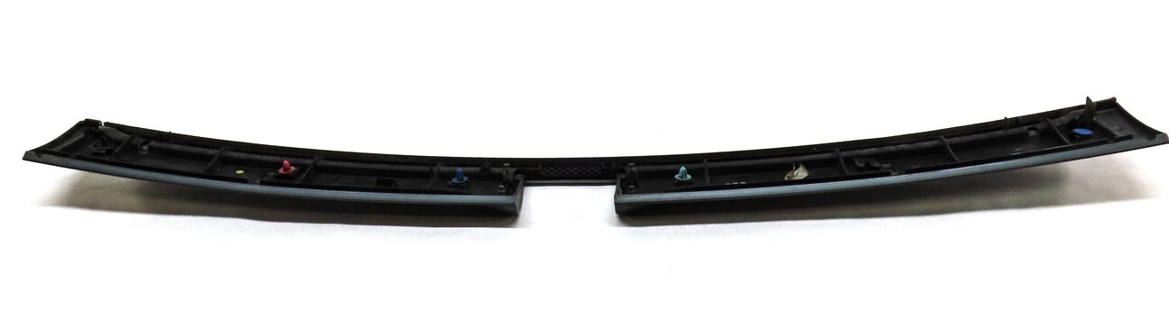 Thumbnail 4: 2006 PORSCHE CAYENNE (955) REAR HATCH TRUNK TRIM (TITANIUM SILVER METALLIC)