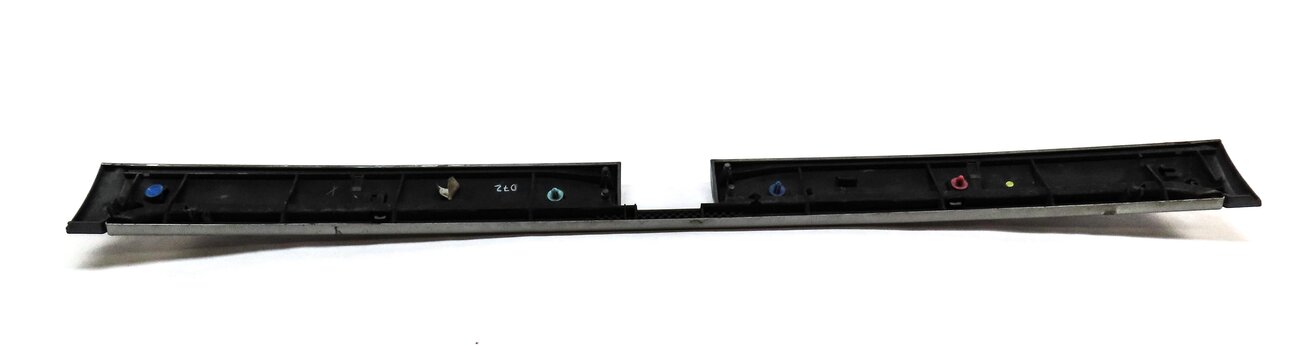 Thumbnail 5: 2006 PORSCHE CAYENNE (955) REAR HATCH TRUNK TRIM (TITANIUM SILVER METALLIC)