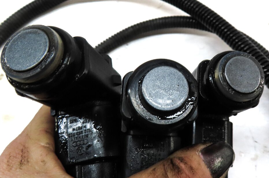 Thumbnail 5: 2006 PORSCHE CAYENNE 955 FRONT PARK ASSIST PDC SENSOR SET5 SILVER & WIRE HARNESS