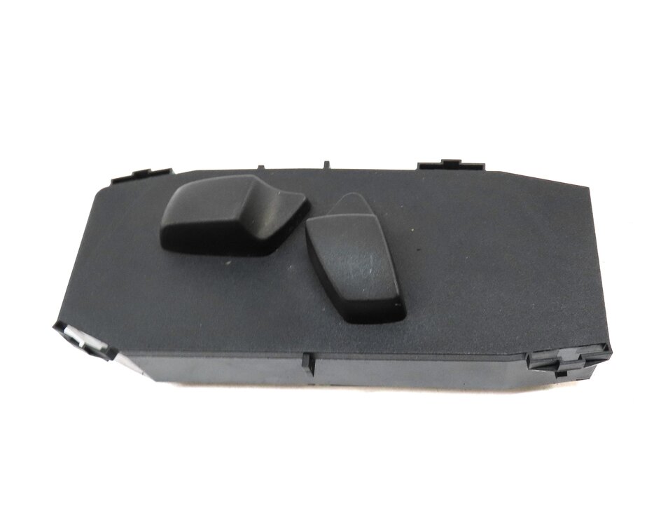 Thumbnail 3: 2010 BMW 335i (E90) FRONT RIGHT PASSENGER SEAT ADJUST ADJUSTMENT SWITCH