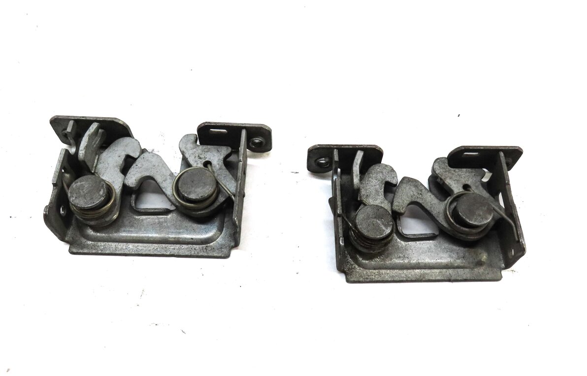 Thumbnail 3: 2010 BMW 335i (E90) FRONT LEFT & RIGHT LOWER HOOD LOCK LATCH SET-2