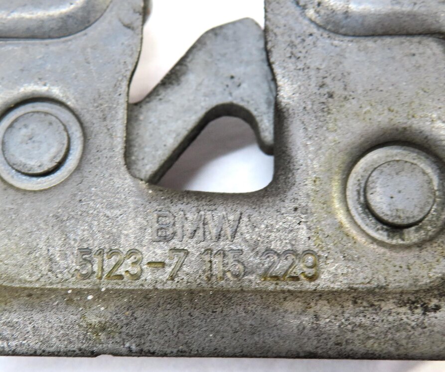 Thumbnail 6: 2010 BMW 335i (E90) FRONT LEFT & RIGHT LOWER HOOD LOCK LATCH SET-2
