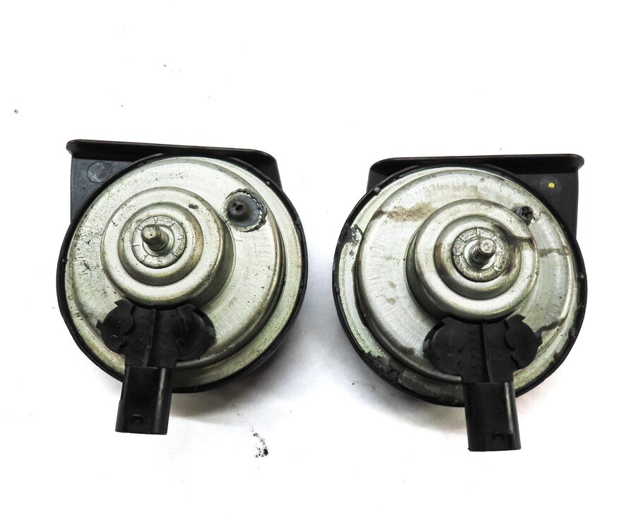 Thumbnail 3: 06-15 BMW 3-SERIES X1 (E84 E90 E91 E92 E93) HIGH & LOW TONE SAFETY HORN SET-2
